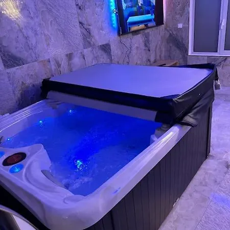 Golden - Jacuzzi Apartamento *